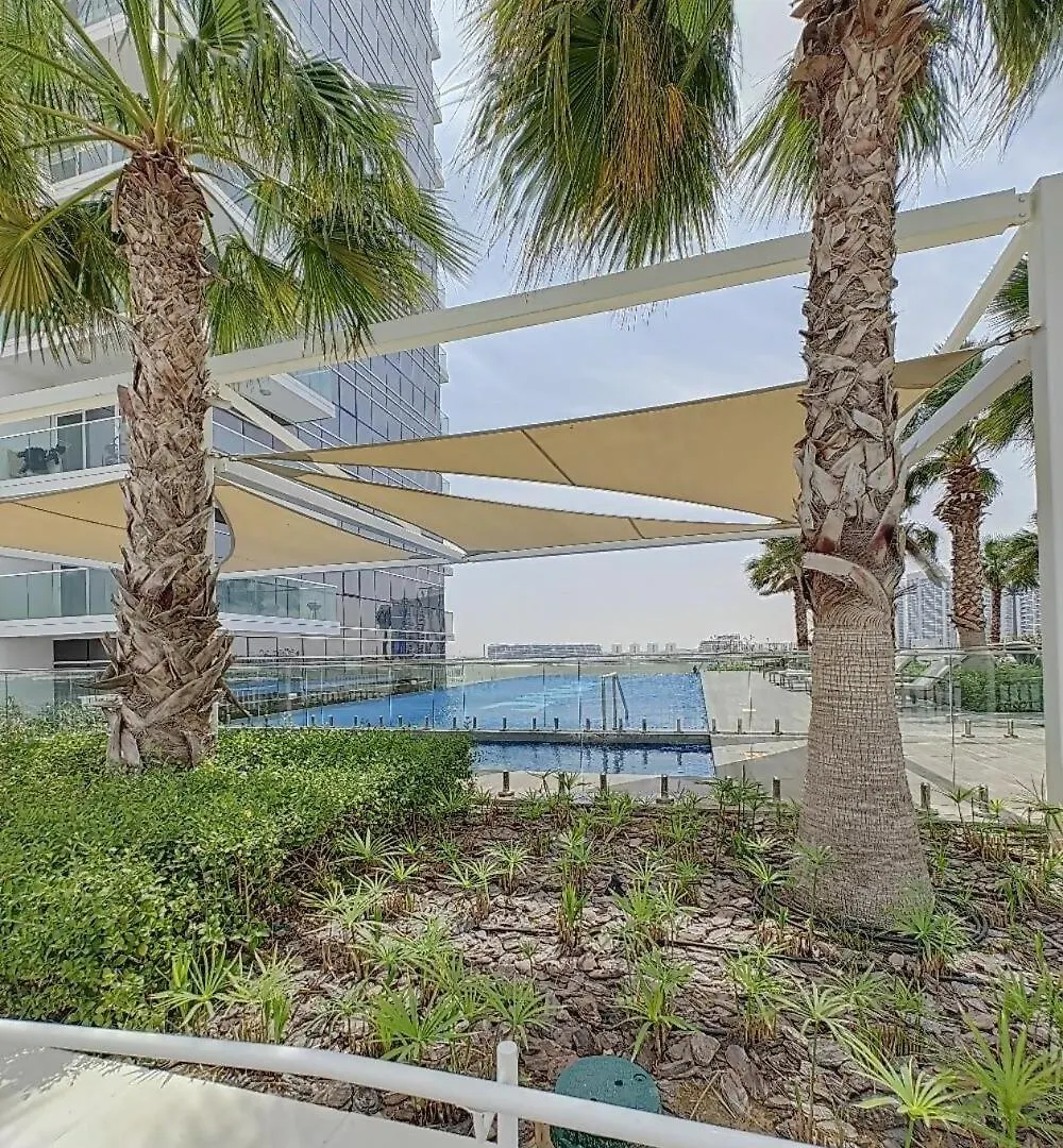 Amazing Golf Course Views Studio Dubai